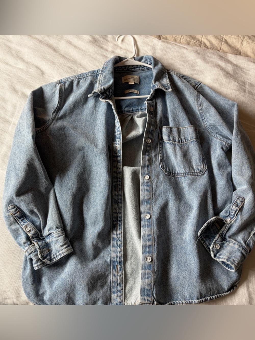 Universal Thread relaxed fit denim shirt. Perfect condition. Smoke and pet free
